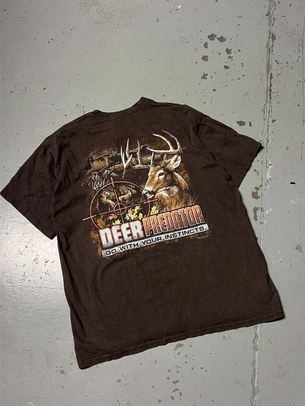 Buck Wear Deer Predator Go With Your Instincts T-Shirt Size L Brown Hunting